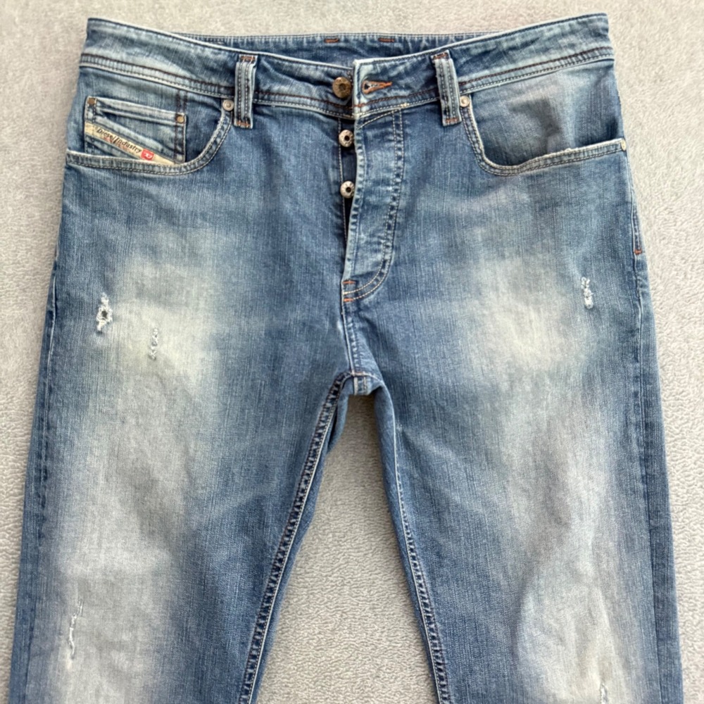 Diesel Larkee-Relaxed Jeans Mens 33x30 Blue Wash Comfort Straight Distressed - Picture 3 of 11